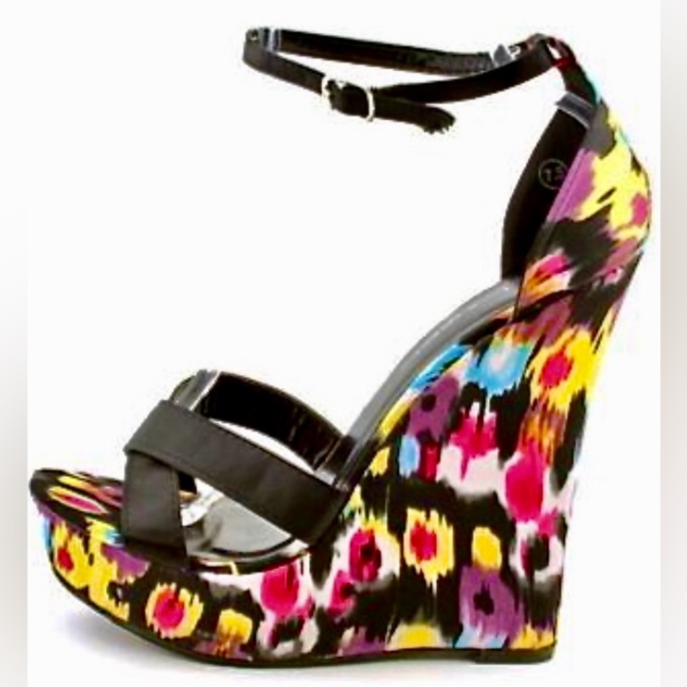 COLORFUL PLATFORM WEDGES — BLACK STRAP SANDALS — NEW — SIZE 7.5